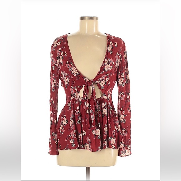 American Eagle Outfitters Tops - America Eagle Floral Long Sleeve Blouse